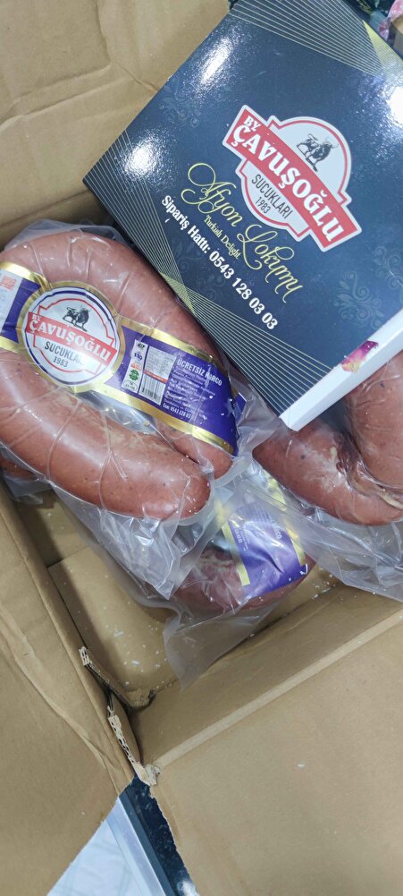 urun hakkında dicek tek kotu kelimem yok lezzet kalite alanlar biliyordur zaten  paketleme hediyeler şahane bir firma kargo personeline kadar  sadece kuçuk bir karışıklık olmuş acısız istedim orda acılı gondermişler yetişkinler için ideal acılık da ama çocuklar için acı kaçıyordu biraz firmaya bildirdim sağolsunlar hemen ilgilendiler ayrıyetten oğlum için acısız sucuk gönderdiler daha Trendyol da Boyle bir satıcıya Boyle bir firmaya rast gelmemiştim işte buna derim aldığınız para kuruşu kuruşuna helali hoş olsun kendi ceplerini duşunup muşteri memnuyetini kale almayan nice firmalar varki ama  Çavuşoğlu asla oyle değil gerçek bir üretici saygılı ilgili firma çok sağolun