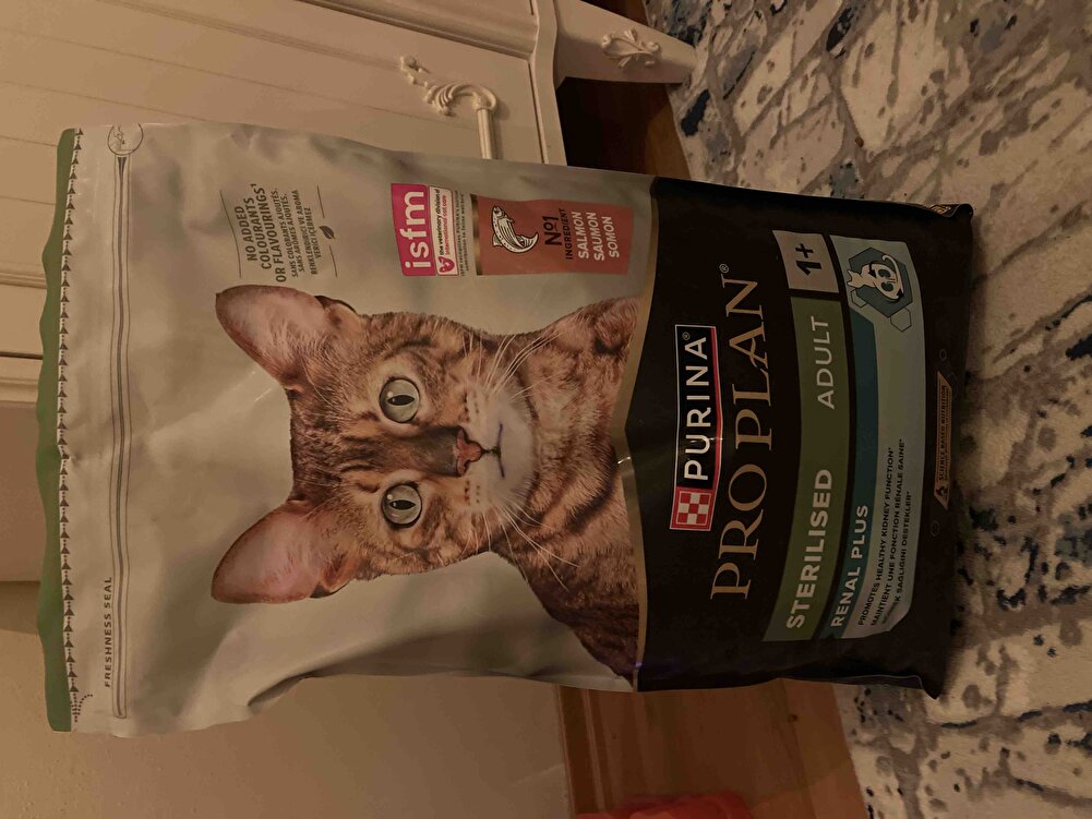 Her zaman benim kedilerimi tercih ettim ama ve sipariş verdim anahtarı gene rahatlığıyla alabilirsiniz paketlemesi çok güzeldi kolinin içine özenle paketlenmiş hasarsız elime ulaştı