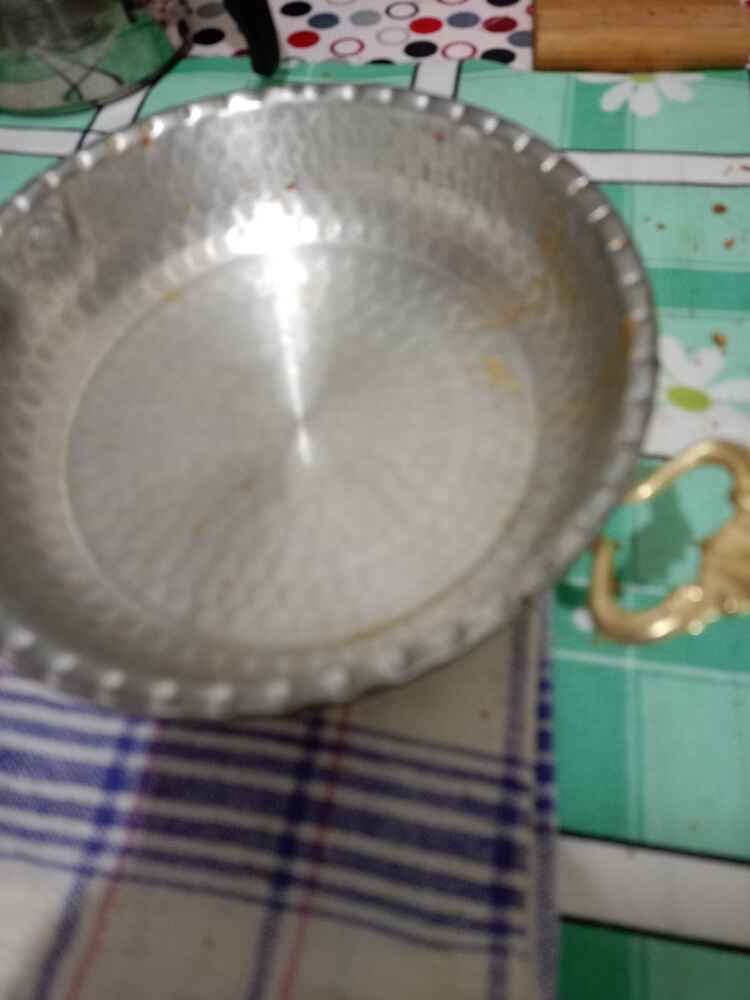 Merhaba bu sizden sanırım 3. defa sucuk alışım. Ve her seferki gibi yine harikasınız. seyahatten dönmüştüm ve teslim edildiği tarihte eve geldim. yemeğim yoktu. hemmmeeennn gönderdiğiniz sahanda bir domatesli sucuk keyfi yaptım. şimdi de lokumunuzla keyif kahvemi içeceğim. geçen alışımda yorum yazacaktım aslında ama lokumunuzu bir oturuşta bitirdim :)) emeklerinize sağlık