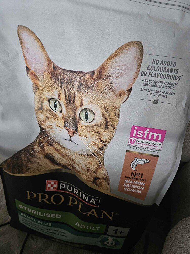 satıcıya teşekkür ederim sağlam paketlenmiş ve ürün orjinal sahte ürün yüzünden 10 kiloluk mama elimde kalmıştı komşumun tavsiyesi ile  bu satıcıdan yeniden sipariş verdim ve orjinal geldi