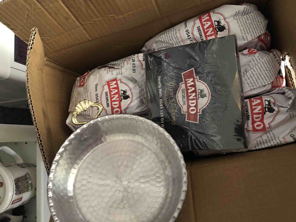 @İstiyorsan_zayifla ‘nın tavsiyesi ile aldım. Kendisi gerçekten beğenmediği ürünü tavsiye etmez. O yüzden güvenirim. Hemen denedik. Lezzeti gayet iyi. Yumuşak. Lokum ve tava hediyesi de var:) Gayet memnun kaldık. Teşekkür ederiz. Lezzet kalitesi bozulmadığı sürece tercih ederiz yAni.