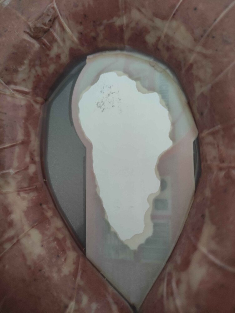 henüz kullanmadım bir sıvı akmış o beni tedirgin etti satıcı normal olduğunu söyledi bilemedim taze olduğu için mi onun dışında hediye için teşekkürler