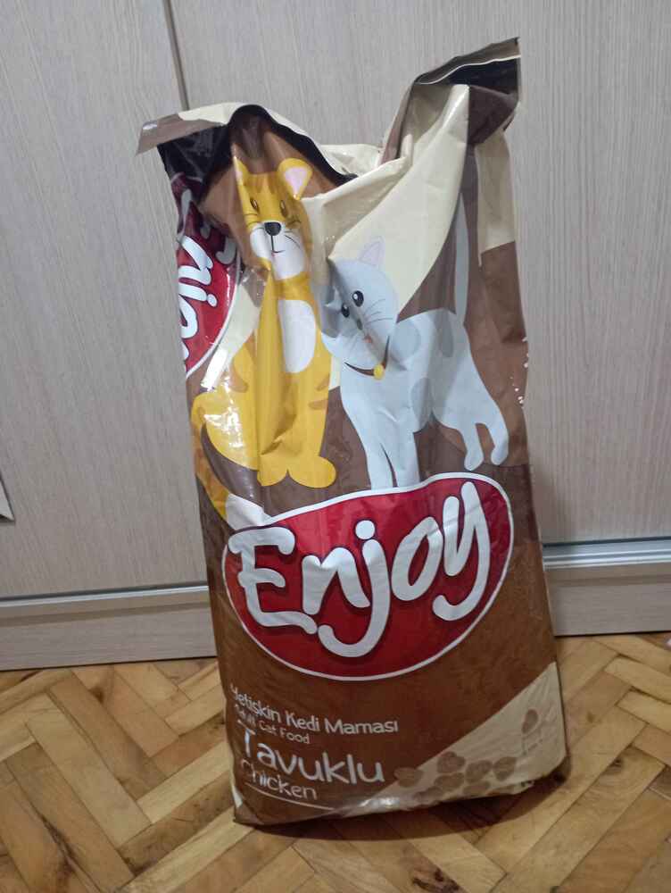 sokak hayvanları için aldım severek yiyorlar memnunuz. sağlam geldi teşekkürler.