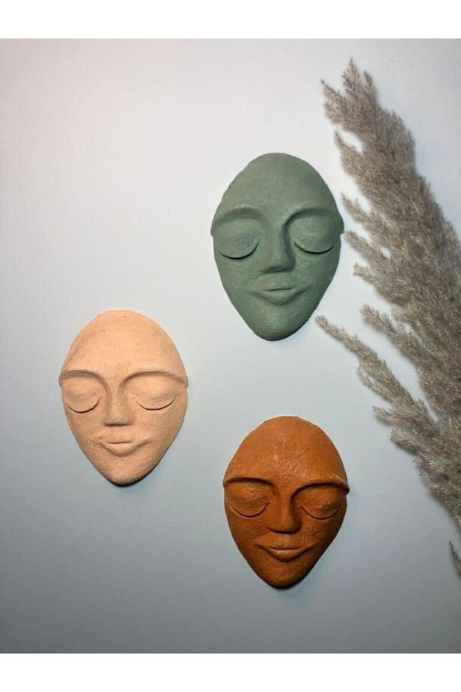 El Yapımı Duvar Maskları 3'lü Set