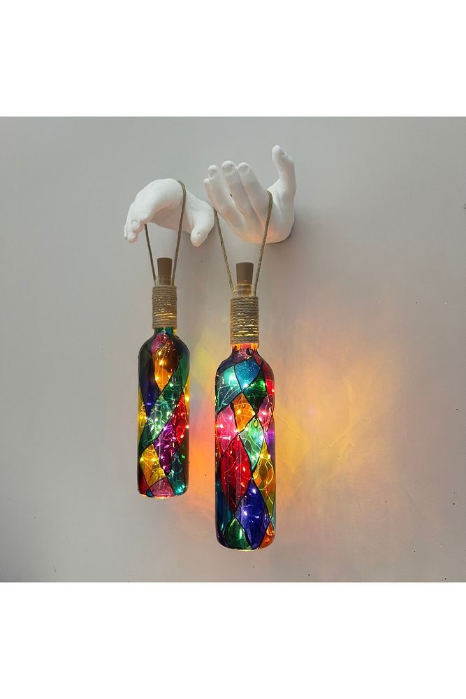 Beyaz Renkli Erkek Eli Heykeli Ve Tıpa Peri Led Işıklı Vitray Cam Şarap Şişesi Aplik 2'li Set