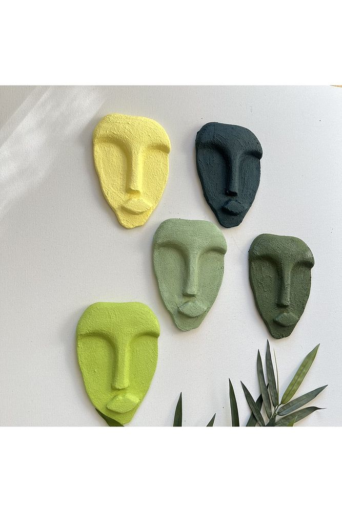 El Yapımı Taş Heykel Soyut Yüz Maske 5'li Set, Modern Yeşil Renkli Soyut Duvar Dekoru
