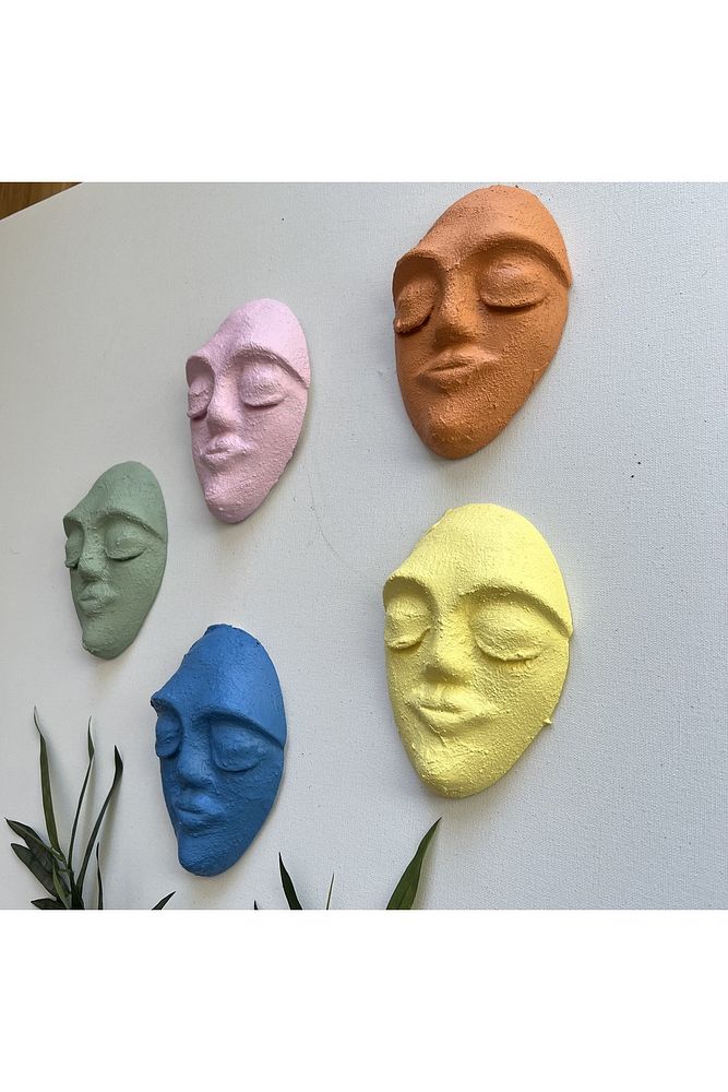 El Yapımı Duvar Maskları 5'li Set, Canlı Renklerle Boyalı Sakin Duvar Maskeleri, Duvar Dekor Objesi