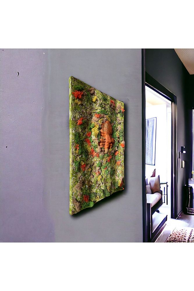 Gerçek Yosunlu 3D Tablo – Yüz Heykelli, Beton Efektli Doğal Kanvas Duvar Dekoru (50x70 cm)