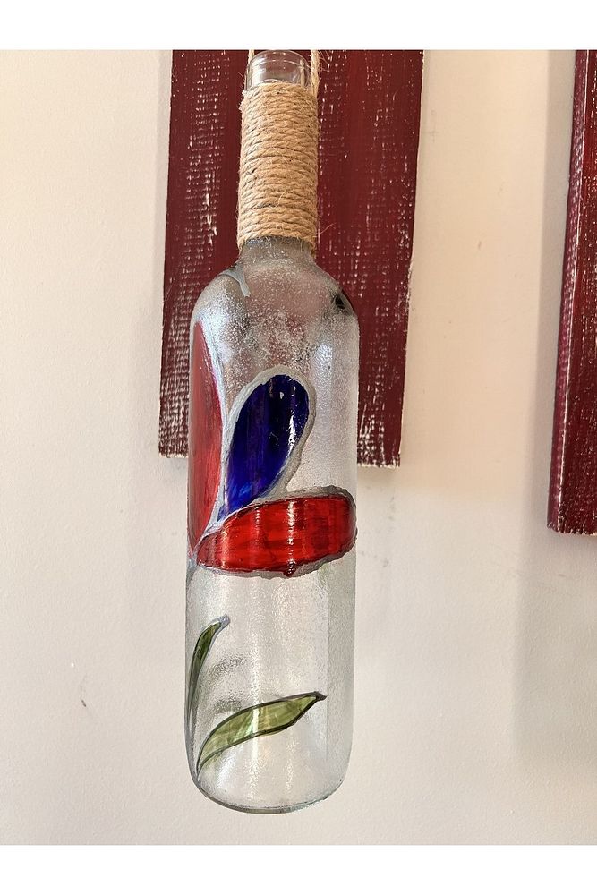 Peri Led Aydınlatmalı Kırmızı Ahşap Dekorlu, Vitray El Boyama Lale Desen Şarap Şişesi Aplik 2'li Set