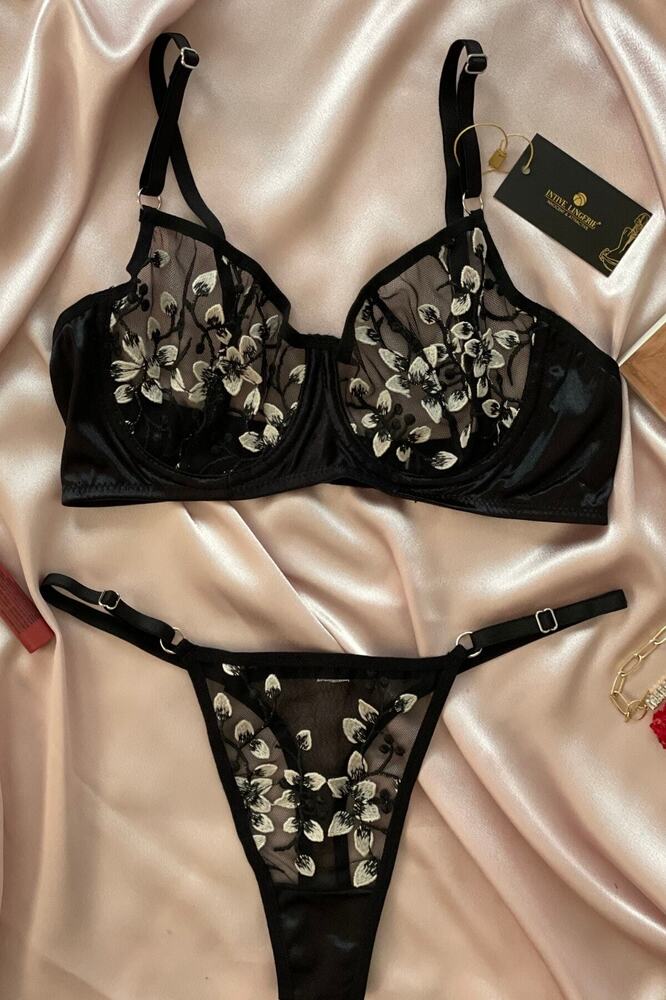 Blair Siyah Beyaz Çiçekli Saten Detaylı Tasarım Sütyen Takım