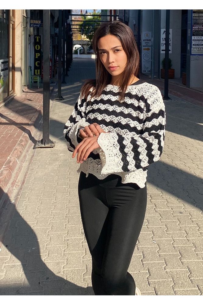 Standart Beden Ajurlu Kısa Kazak