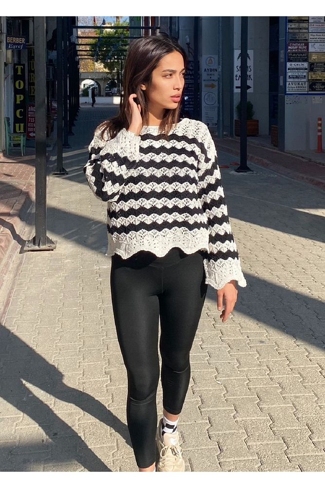 Standart Beden Ajurlu Kısa Kazak