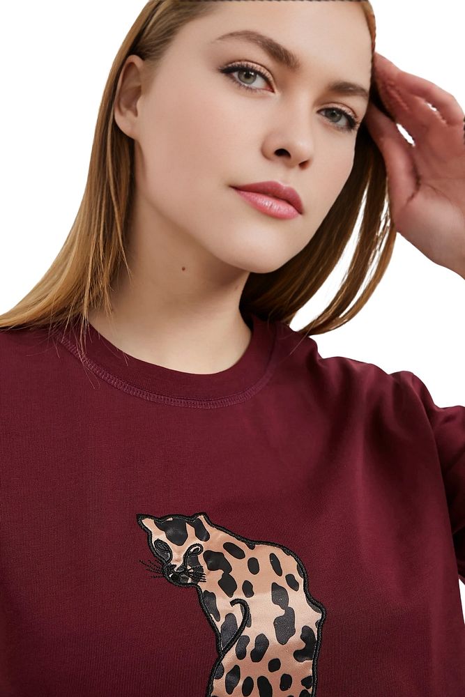 Kadın Bisiklet Yaka Bol Kesim %100 Pamuk Önü Leopar T-shirt