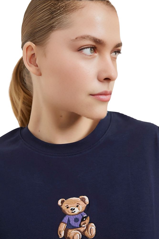 Kadın Bisiklet Yaka Bol Kesim %100 Pamuk Önü Ayıcıklı T-Shirt