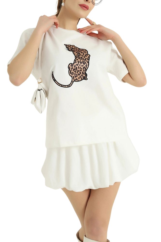 Kadın Bisiklet Yaka Bol Kesim %100 Pamuk Önü Leopar T-shirt