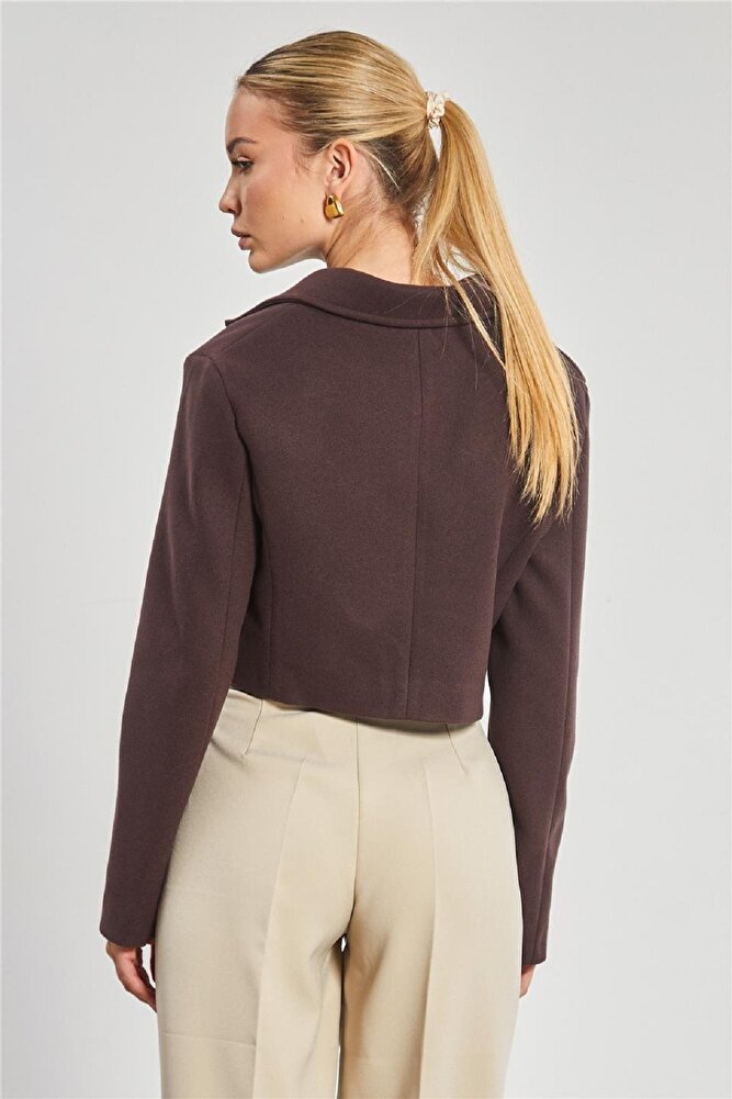 Kadın Kışlık Şık Duruşlu Kaşe Crop Ceket