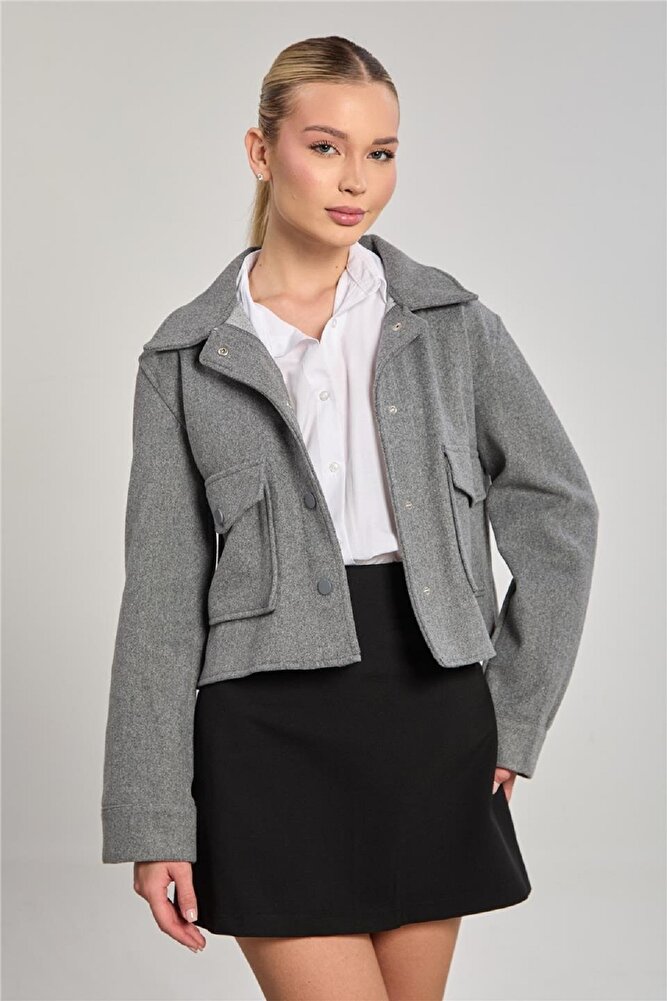 Kadın Kışlık Şık Duruşlu Kaşe Crop Ceket