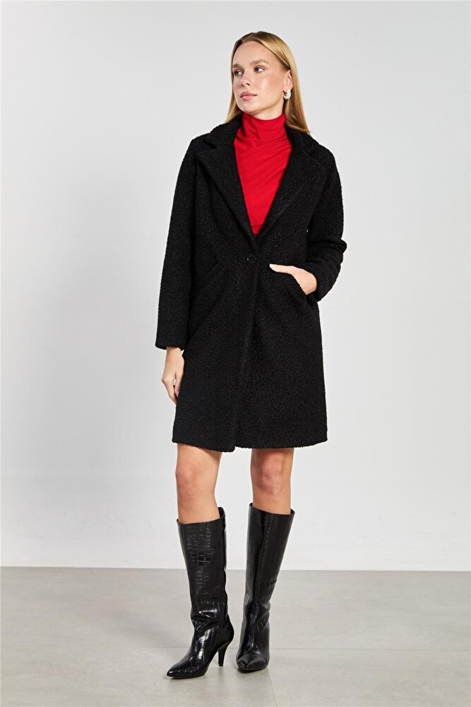 Kadın Tek Düğmeli Kruvaze Yaka Çift Cepli Modern Buklet Kaban