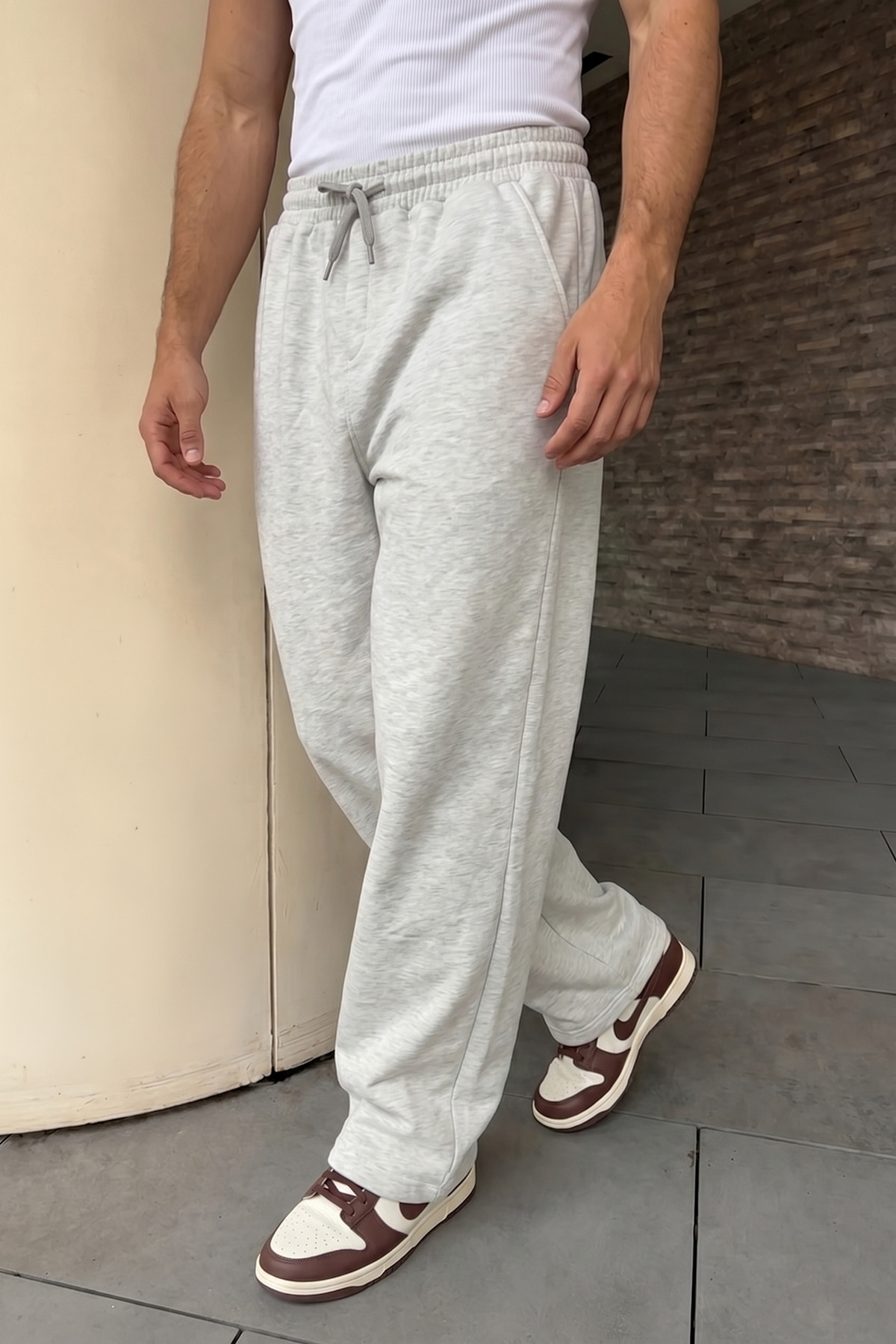 Baggy Eşofman Ne Demek? Nasıl Kombinlenir?