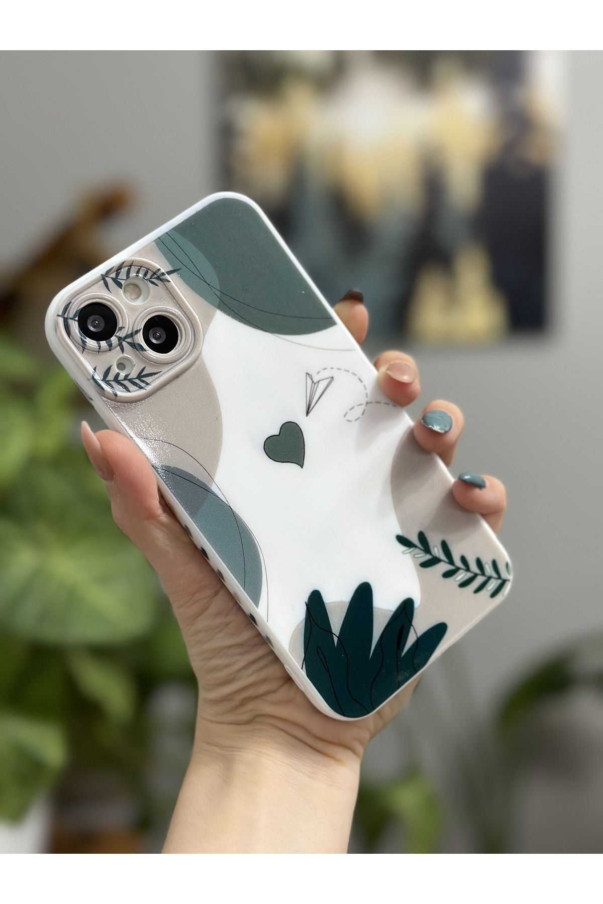 Iphone 13 ve 14 Uyumlu Secret Garden İçi Kadife Lansman Kılıf