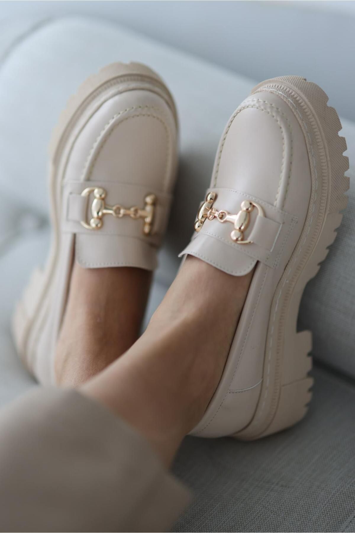 Kadın Kalın Taban Loafer Makosen Ayakkabı Gc Bej Gold Toka