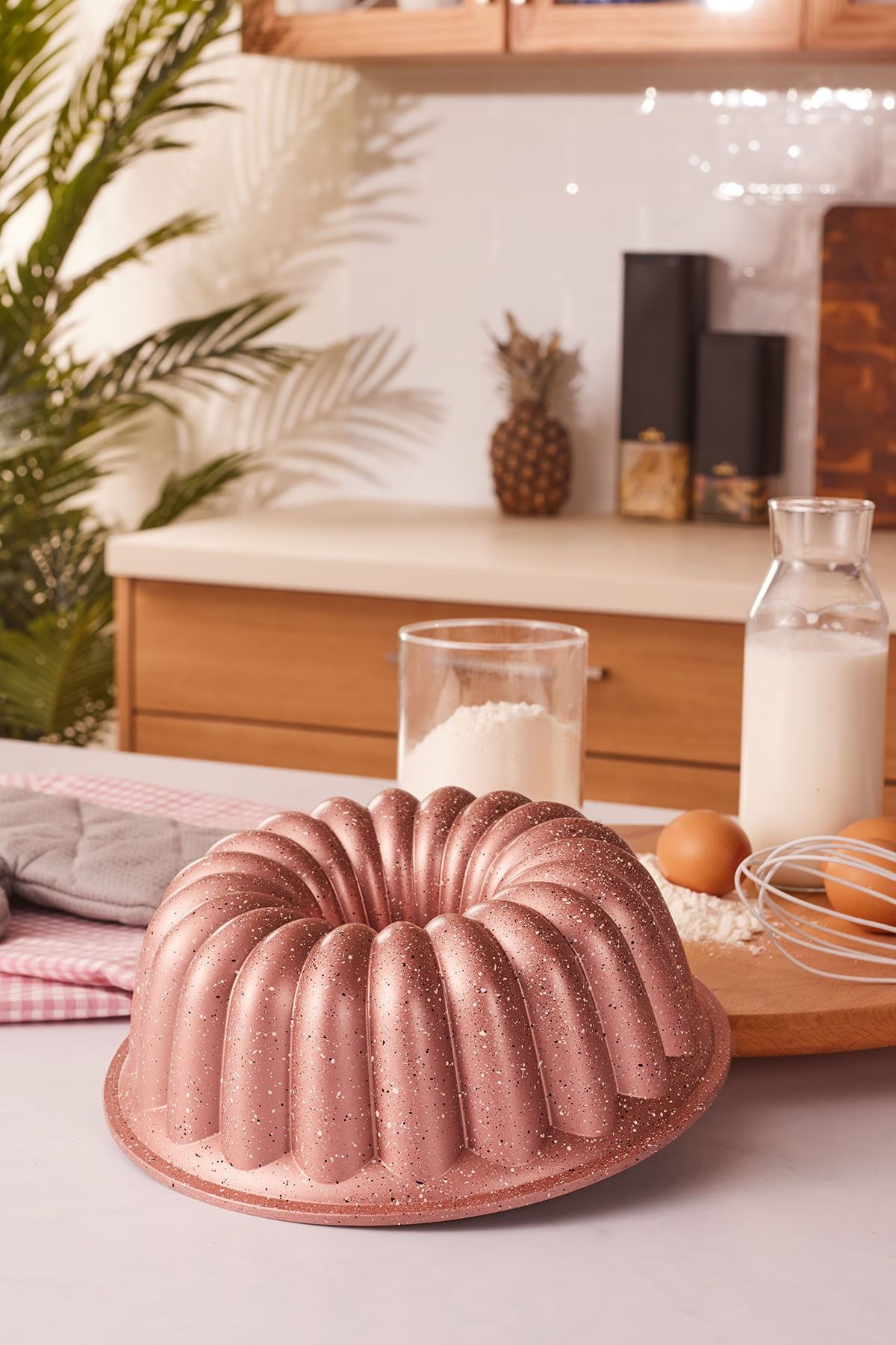 Arya 24 cm Döküm Kek Kalıbı Golden Pink