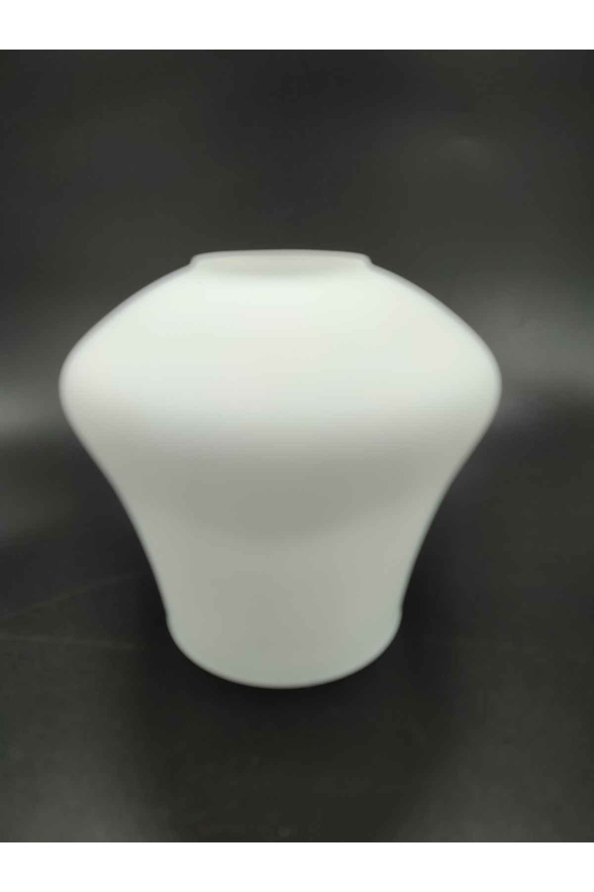 AVİZE CAMI.BEYAZ,(E.27),h:13.00cm.Normal ampule göre.