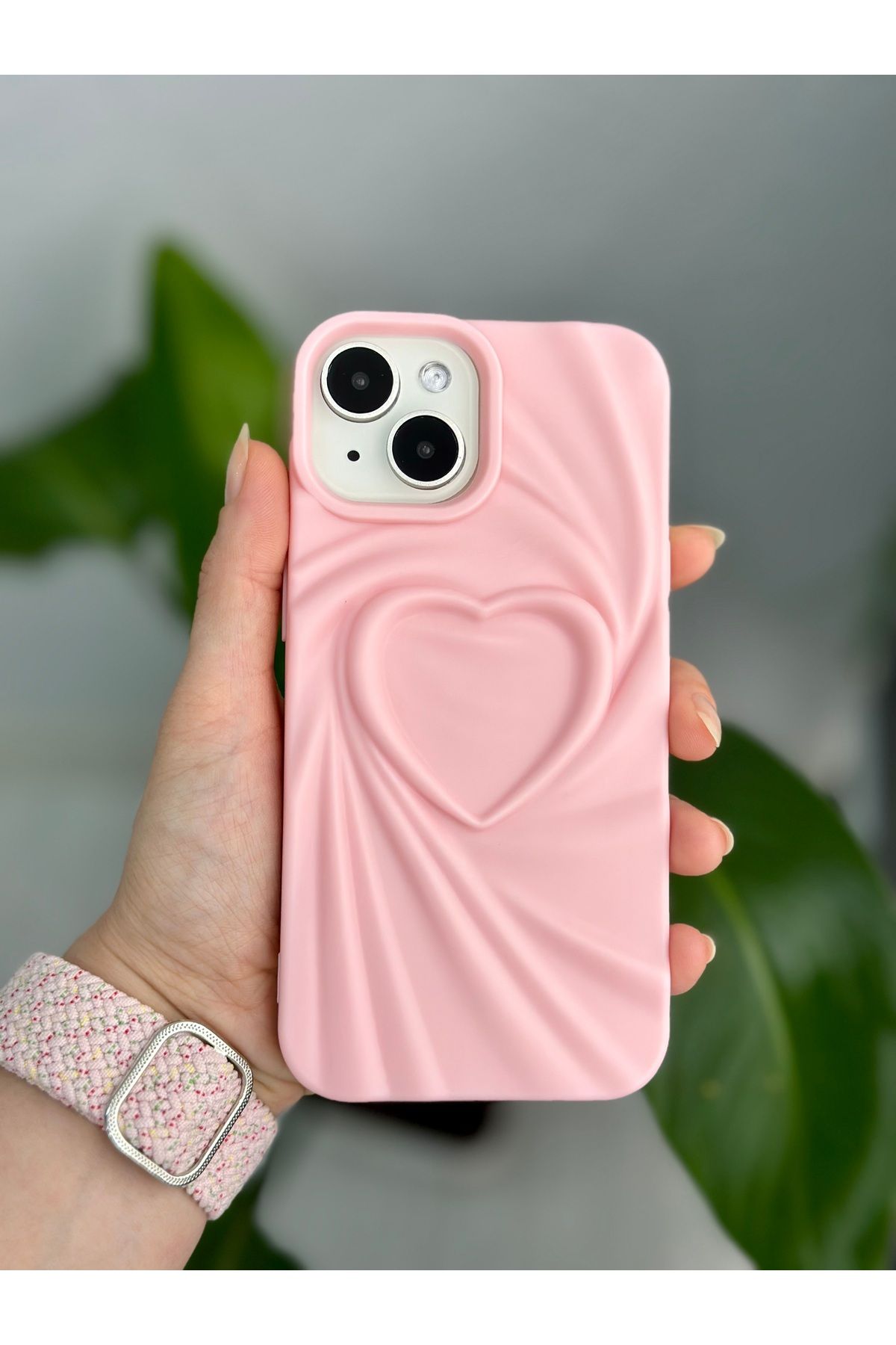 Apple Iphone 13 - 14 - 15  Uyumlu 3D Mat Saten Kalp Kabartma Desenli Darbe Önleyici Silikon Kılıf