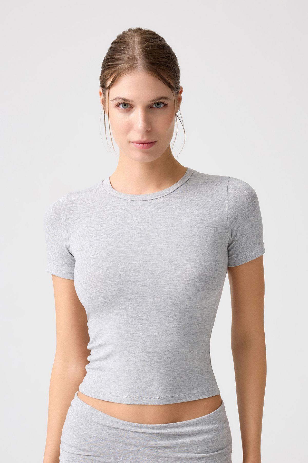 x Melodi Gri Melanj Bedene Oturan Tişört Short Fitted