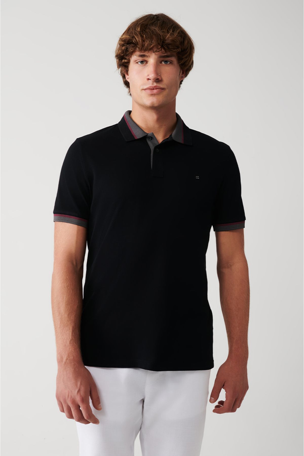 Erkek Siyah Polo Yaka T-shirt Yakası Çizgili %100 Pamuk Regular Fit 2 Düğmeli E001036