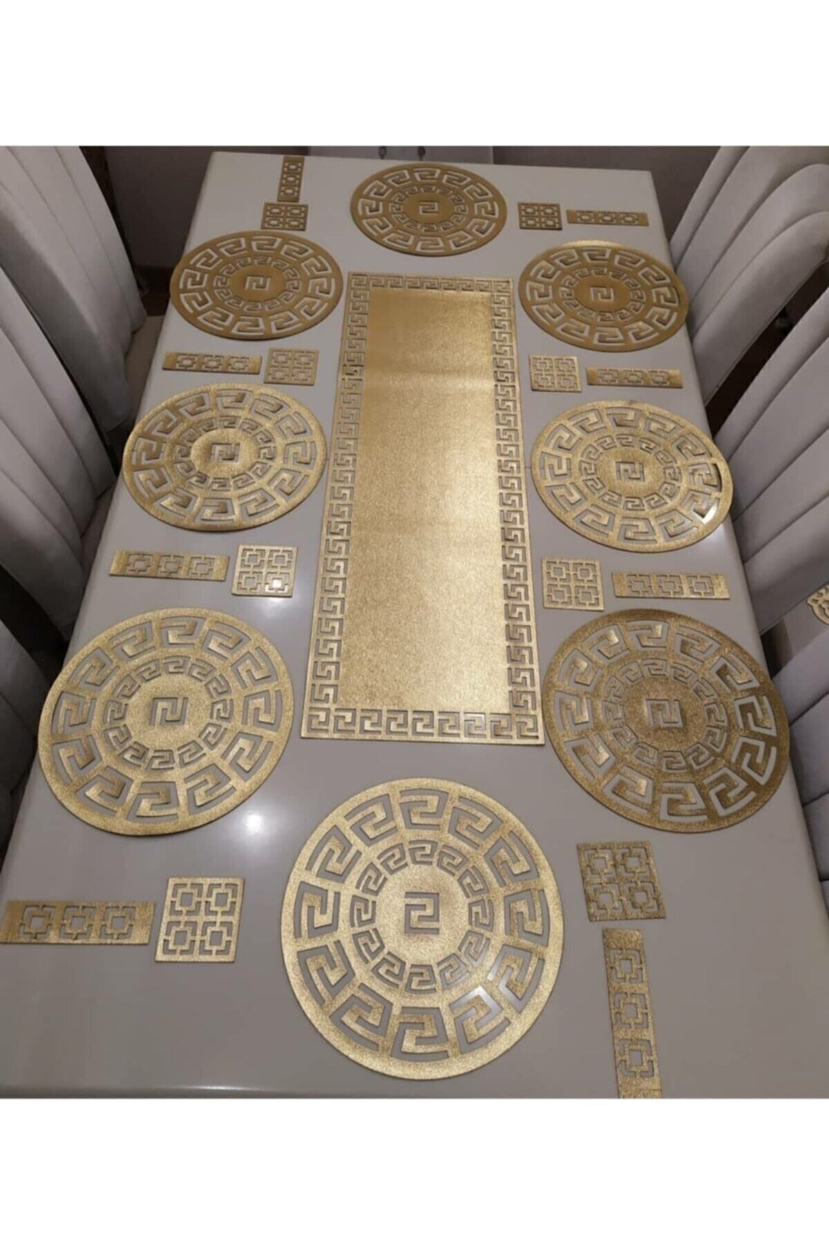 1 Runner(100X33)/8 Amerikan Servis (33CM)/8 B.altlığı/8 Kaşıklık/25 Parça/yemek Sunum Takımı/gold