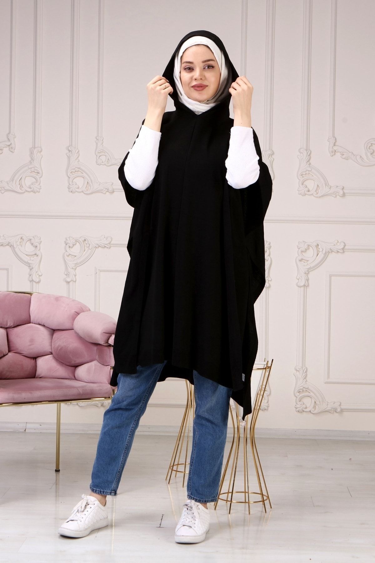 Kadın Siyah Yandan Bağcıklı Kapüşonlu Ince Triko Panço