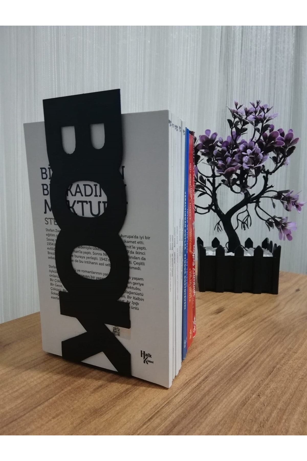 Dekoratif Siyah Metal Dikey Book Yazı Tasarımlı Kitap Tutucu Ve Metal Kitap Desteği 2li Set Mk11s