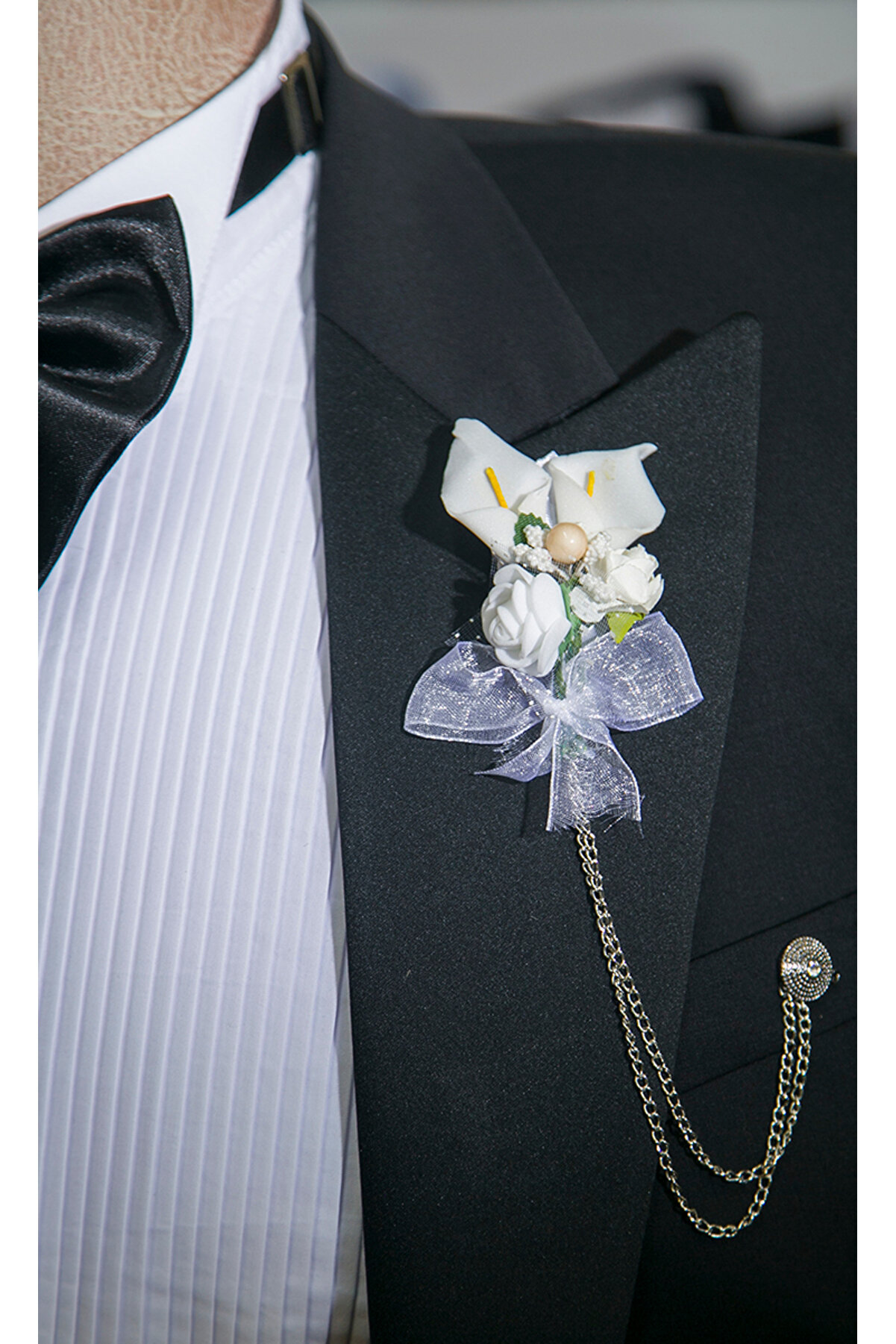Özel Kutulu Beyaz Yaka Çiçeği Ve Ceket Zinciri