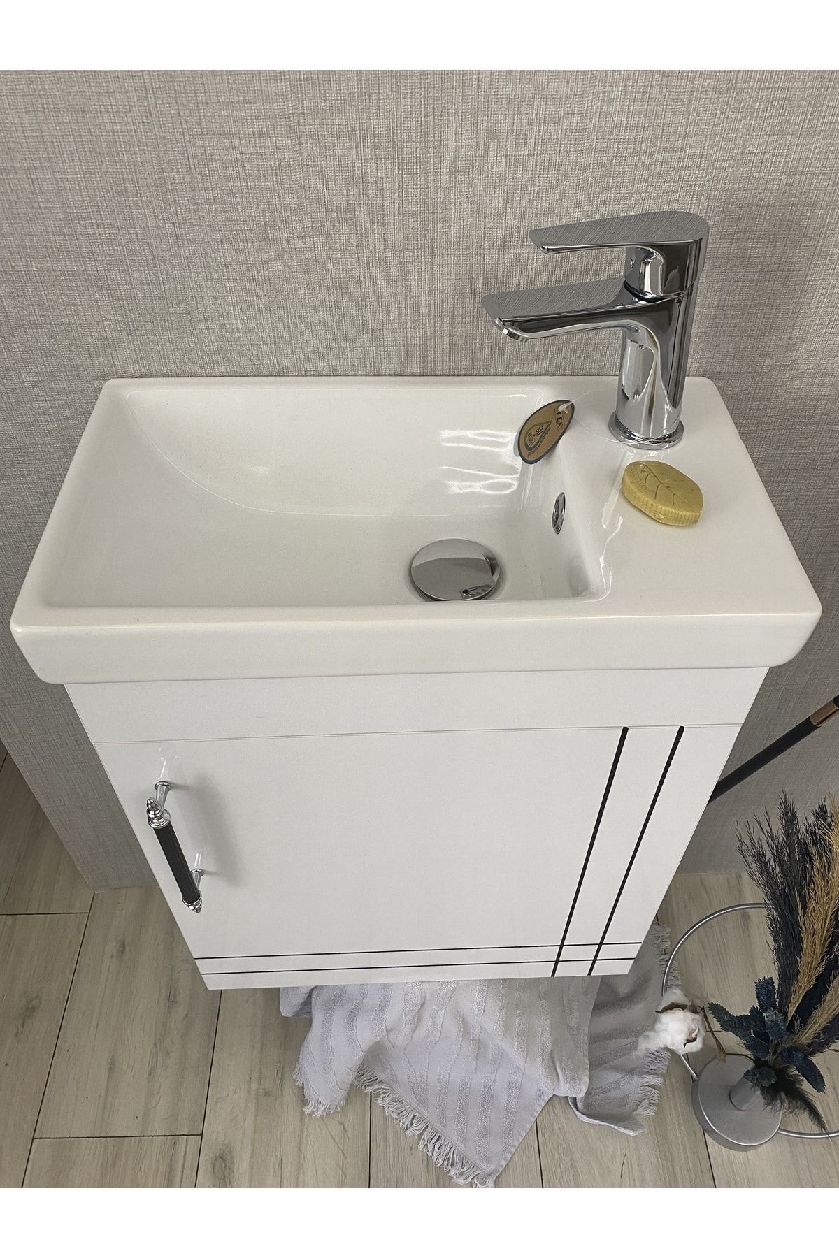 Banyo Ve Tuvalet Mini Köşe Lavabo 25*45 Cm (Banyo Dolabı Dahil)