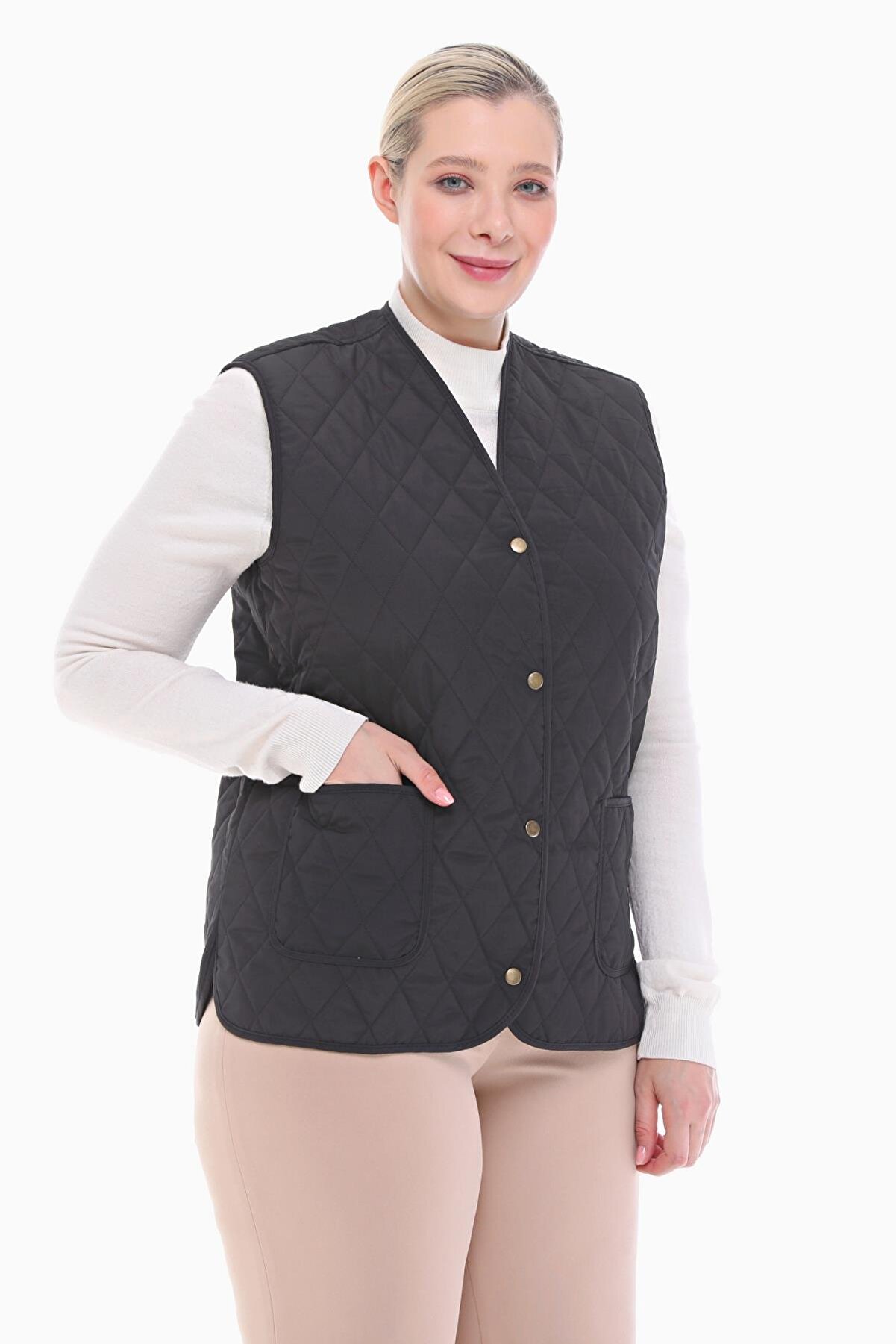 Kadın Büyük Beden Ekose Siyah Kapitone Yelek 1037