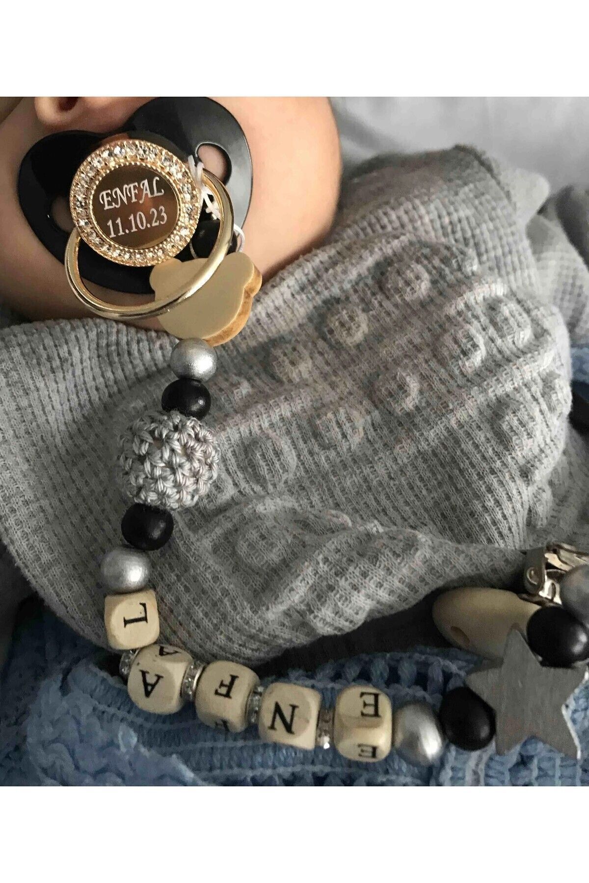 Isimli Bebek Emzik Zinciri Ve Siyah Kehribar Taşlı Silikon Damaklı Emzik Seti (0-6 AY) 0023