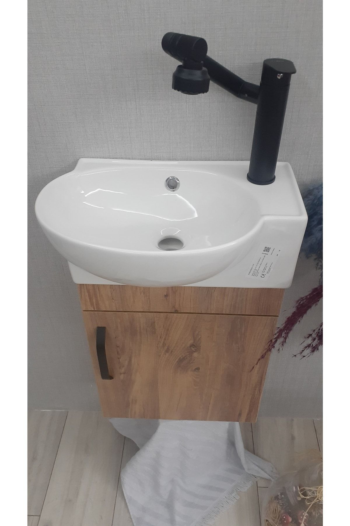 Banyo Ve Tuvalet Mini Köşe Lavabo 28*45 Cm (banyo Dolabı Dahil)