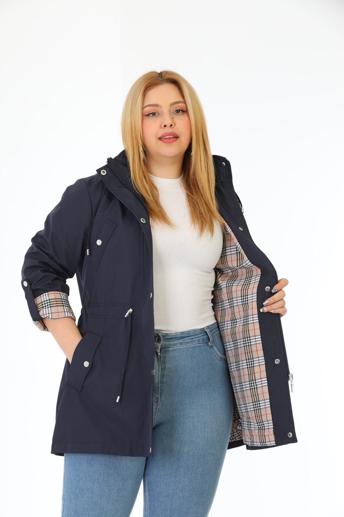 Kadın Suya Dayanıklı Büyük Beden Trençkot Kapüşonlu Ekoseli Lacivert Trençkot Bonded Kumaş Trençkot