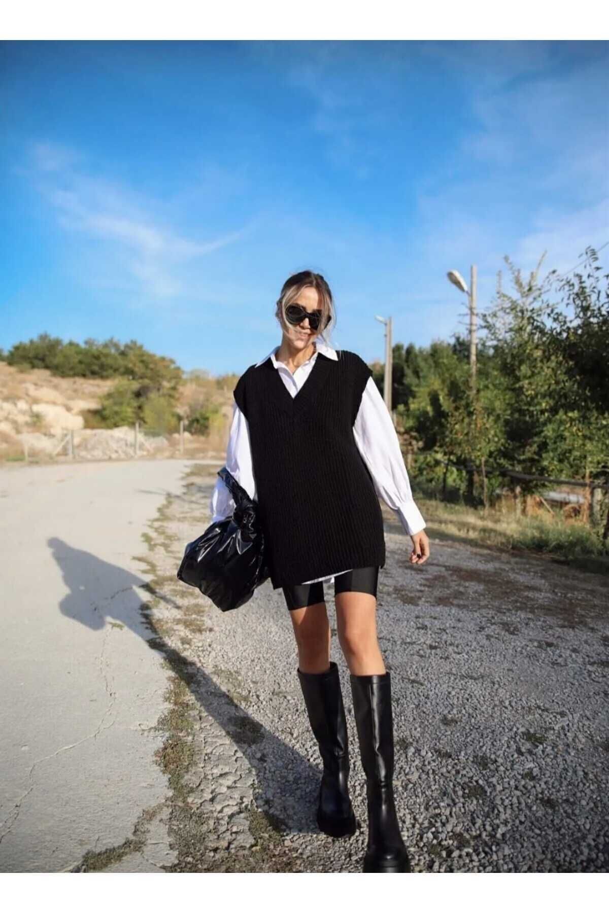Kadın V Yaka Siyah Süveter Kolssuz Yırtmaclı Oversize Süveter