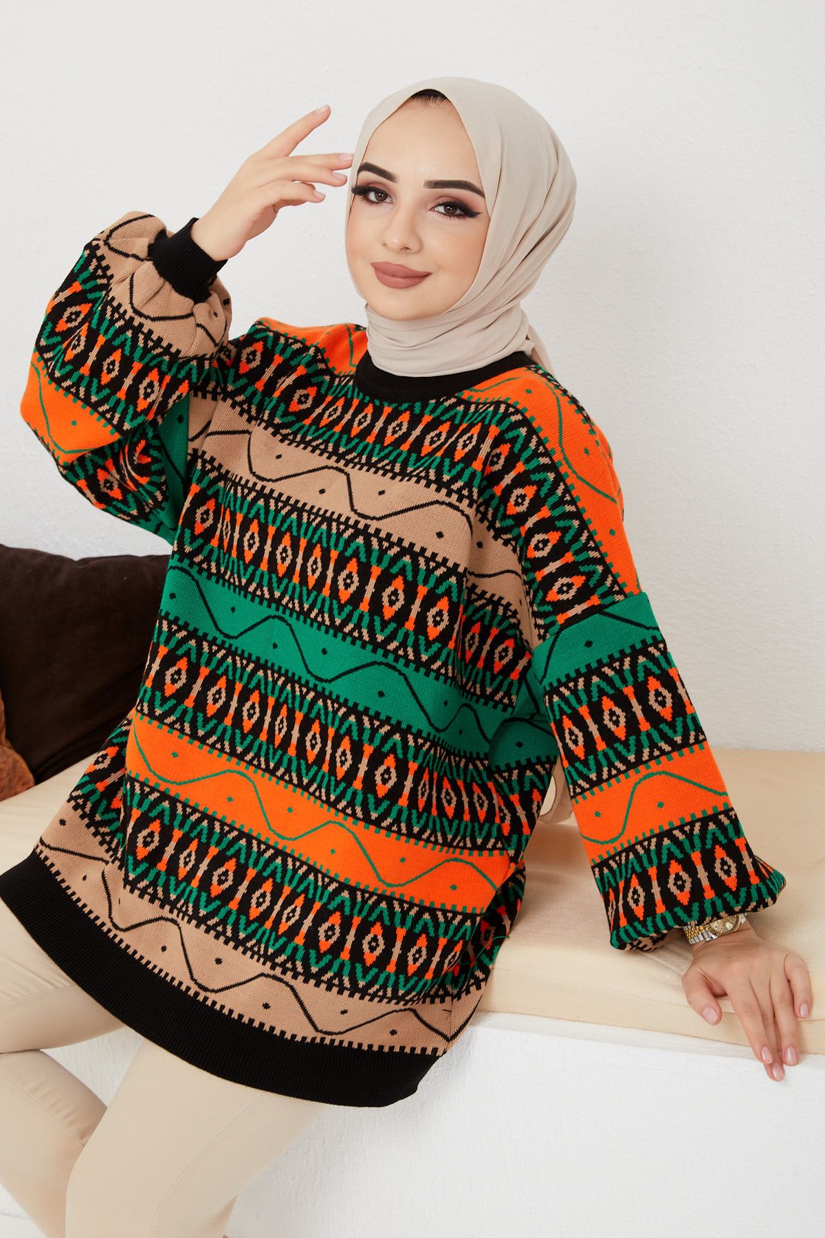 Modest Tesettür Triko Tunik  Desenli Salaş Kışlık Şık Balon Kollu Tarz Tunik