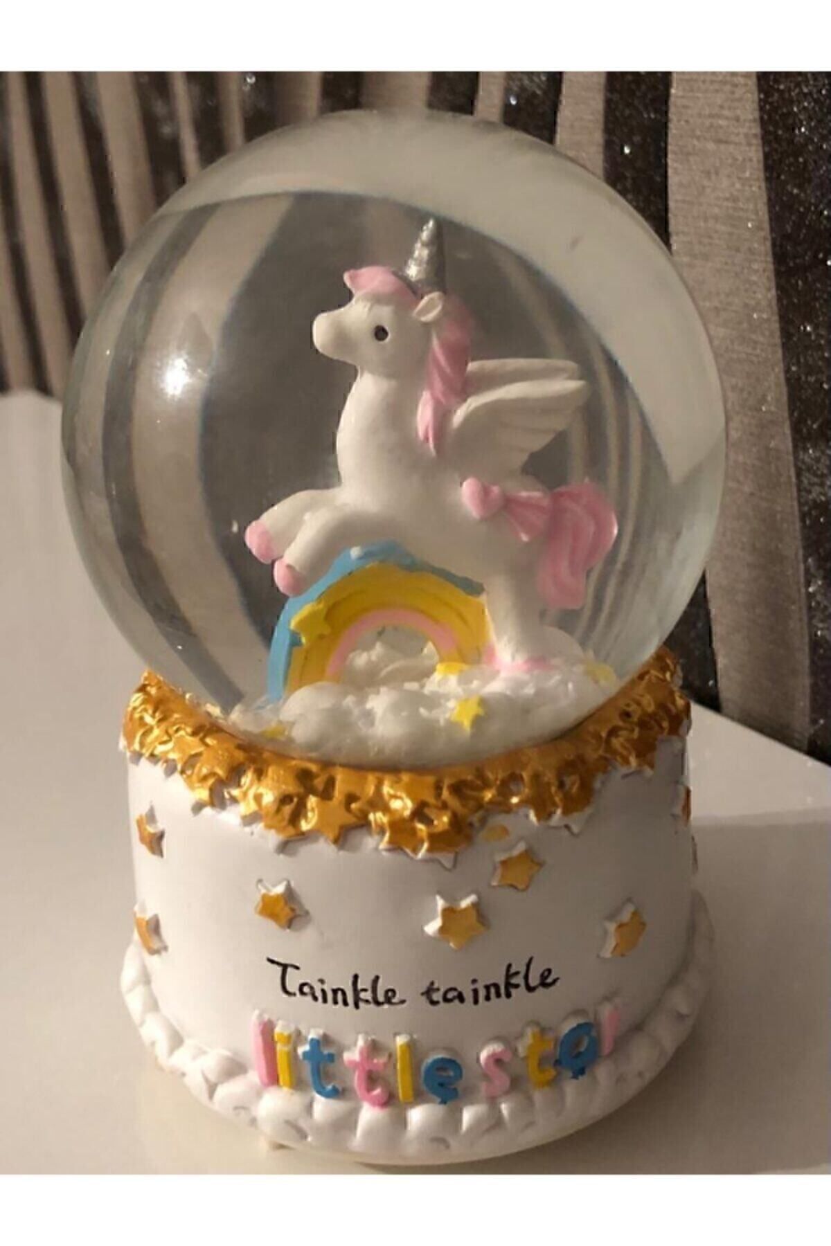 Unicorn Temalı Kar Küresi Rengarenk Işıklı Ve Müzikli Kar Küresi