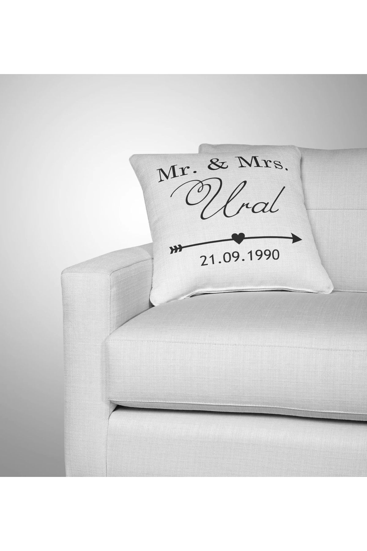 Mr. &amp; Mrs. Tasarımlı Kişiye Özel Yastık
