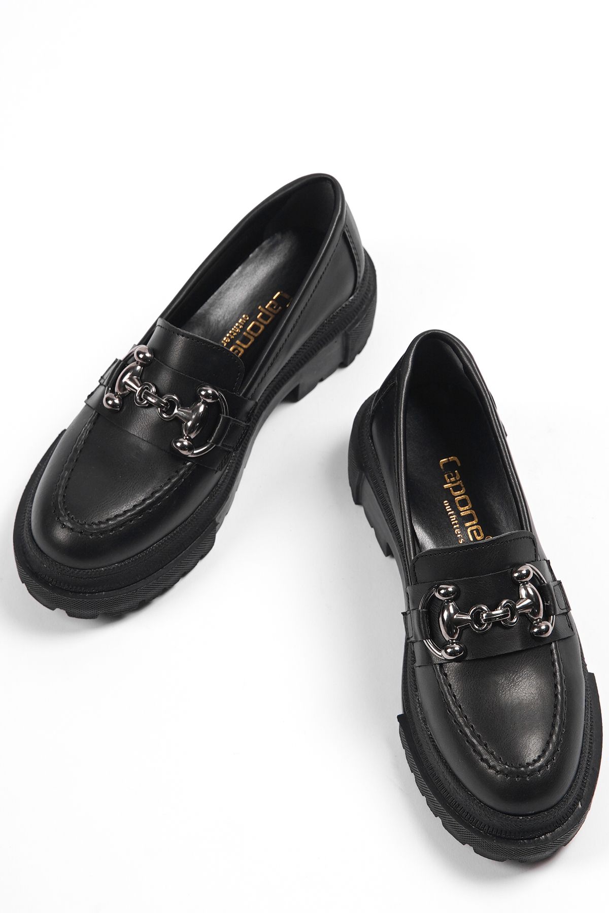 Oval Burunlu Metal Tokalı Trak Tabanlı Kadın Loafer