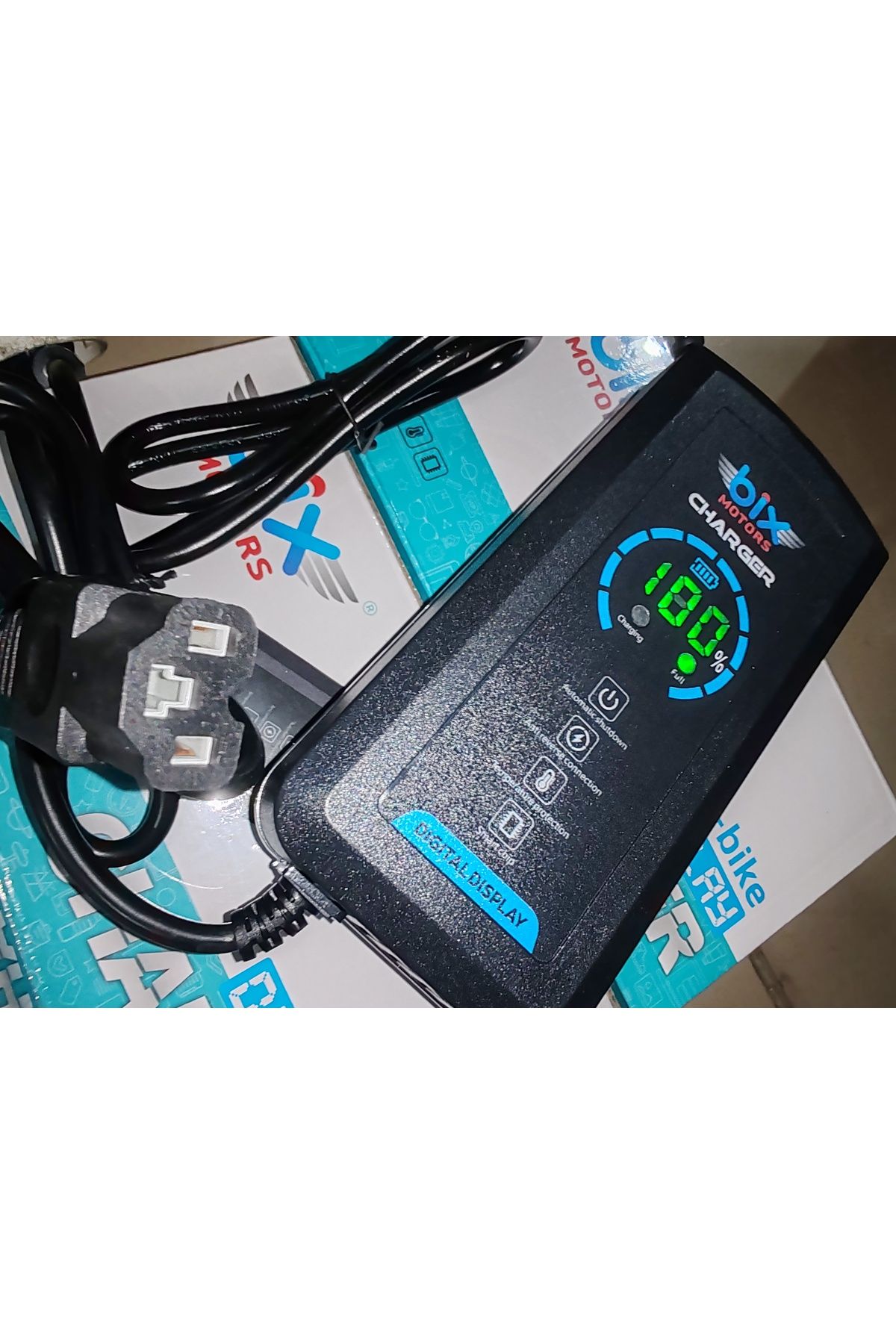 5 akülü tüm elektrikli motorsikletler için uygundur 60 volt 20 24 amper akü şarj cihazı otomatik