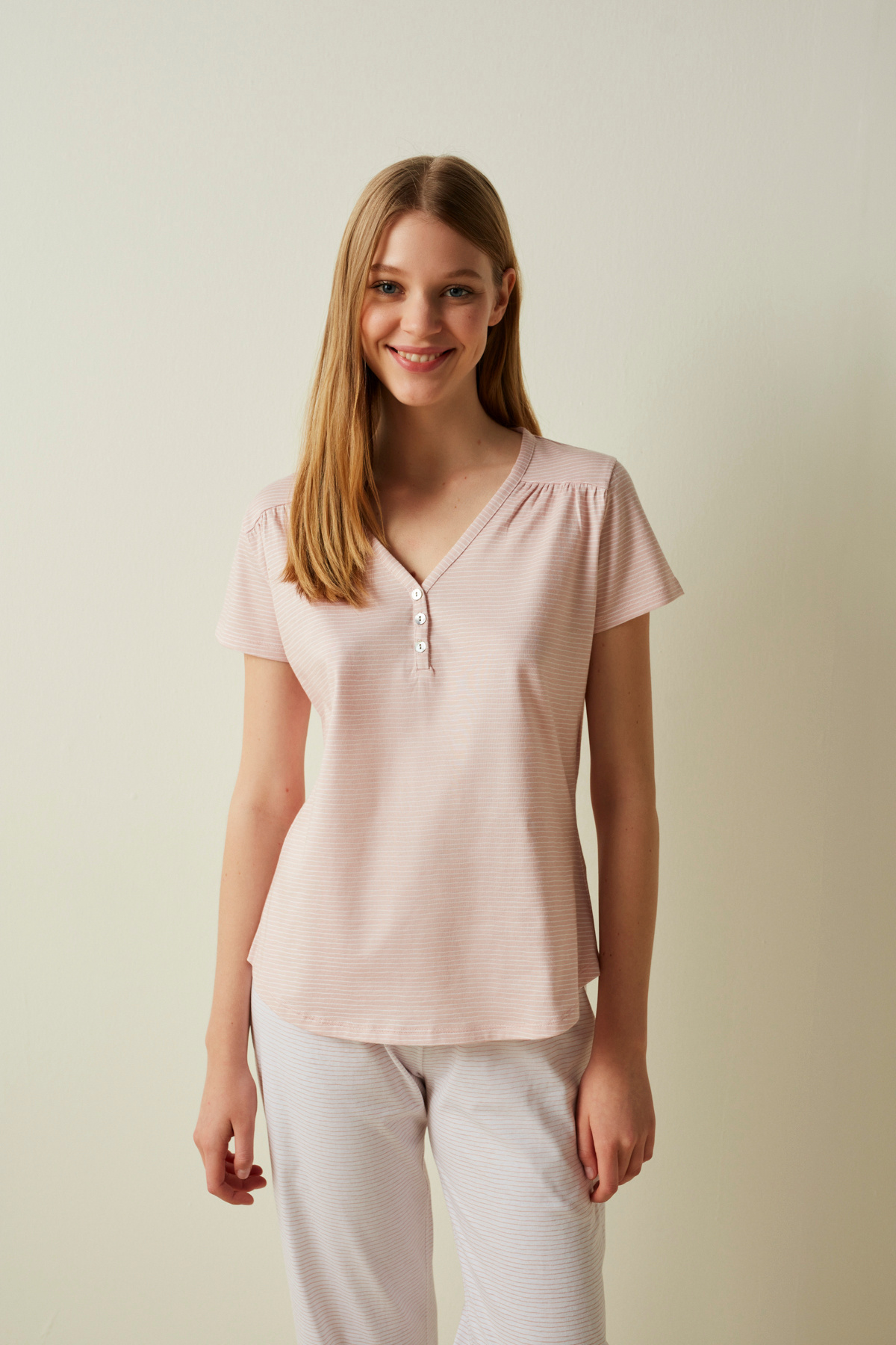 Pembe Çizgili Düğme Detaylı Tişört Pijama Üstü