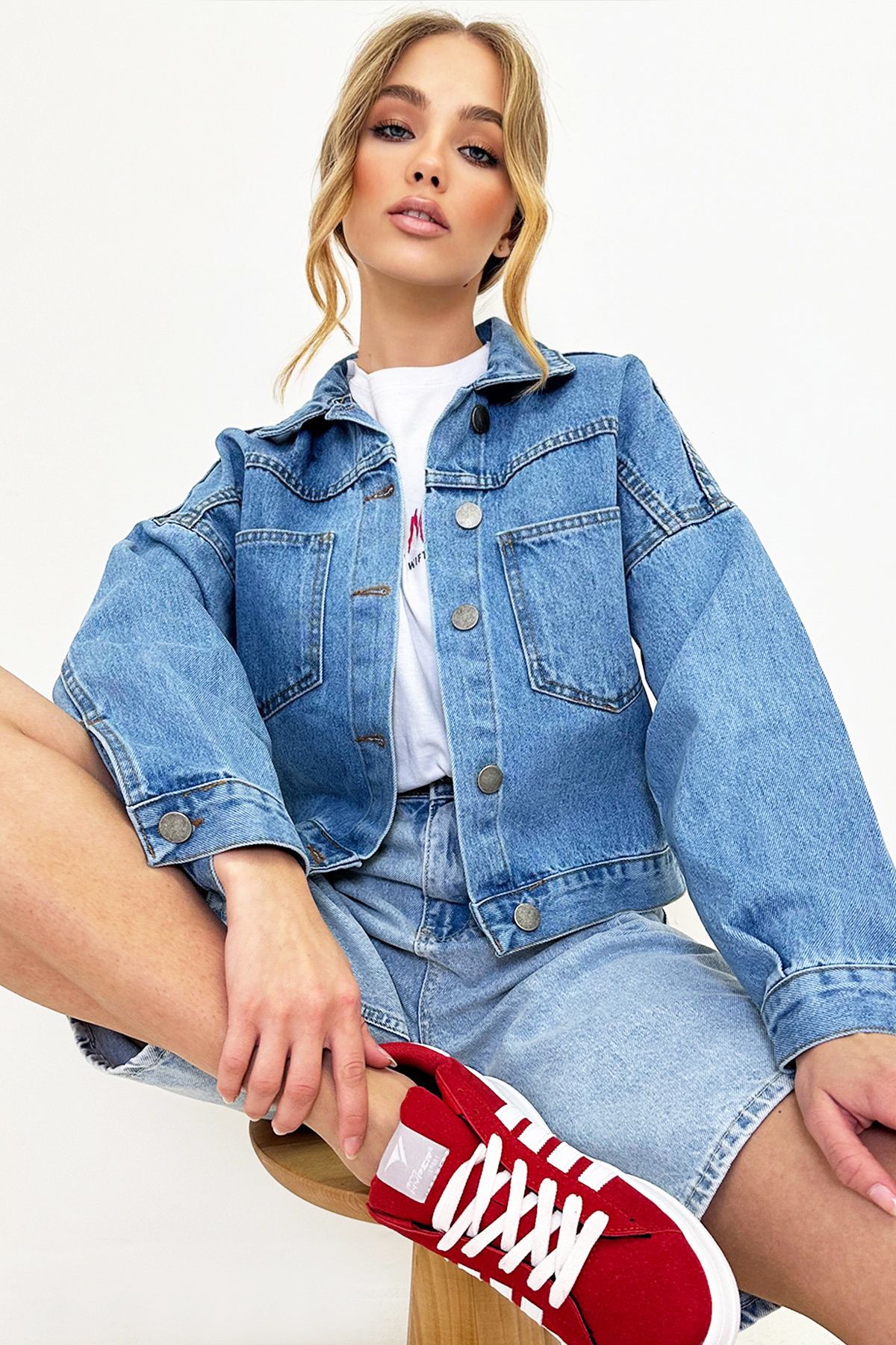 Kadın Mavi Crop Denim Ceket