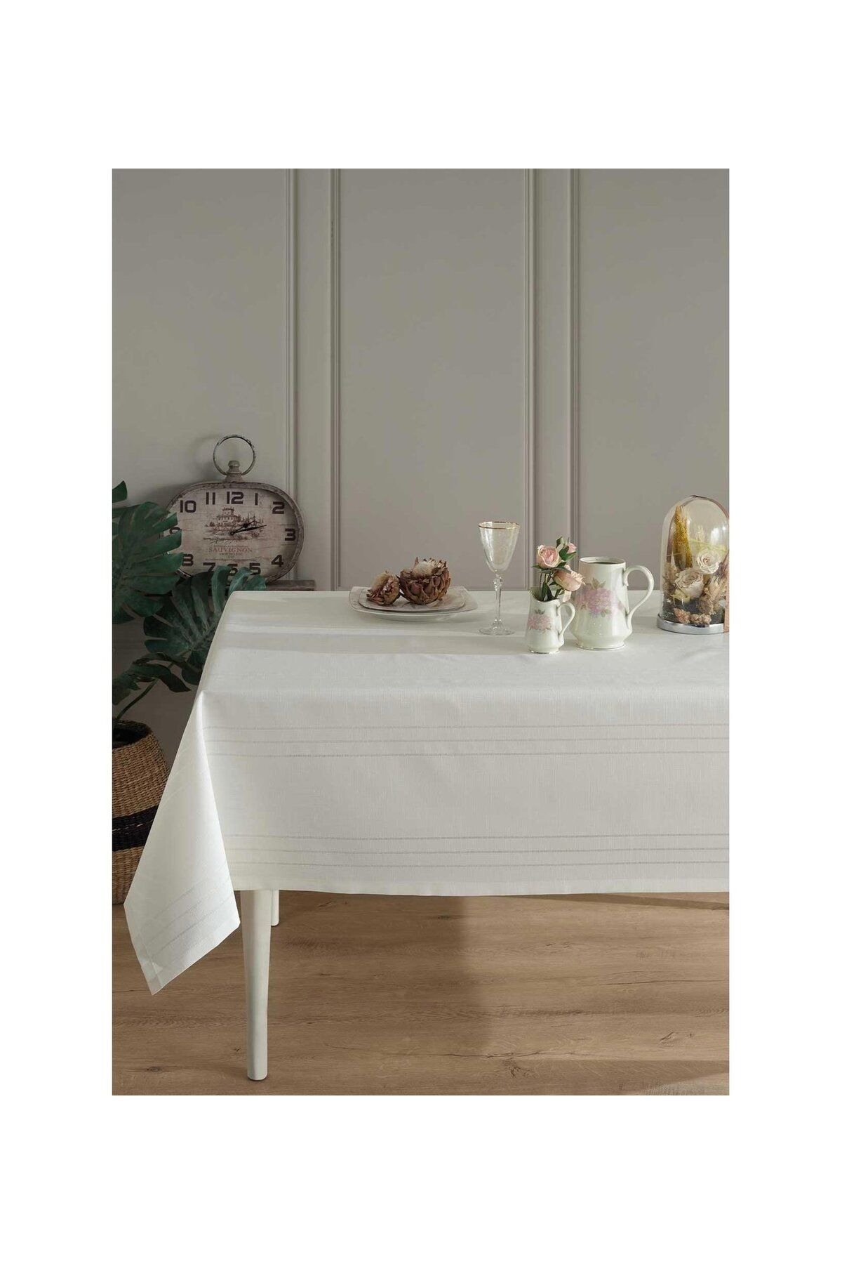 Polyester Kumaş Çizgili Masa Örtüsü 160*220 Cm Krem