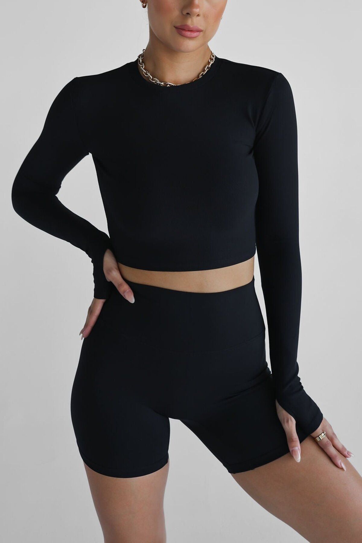 Siyah Spor Crop Top Bisiklet Yaka DARKALIP Soft Touch Basic Parmaklı Spor Body