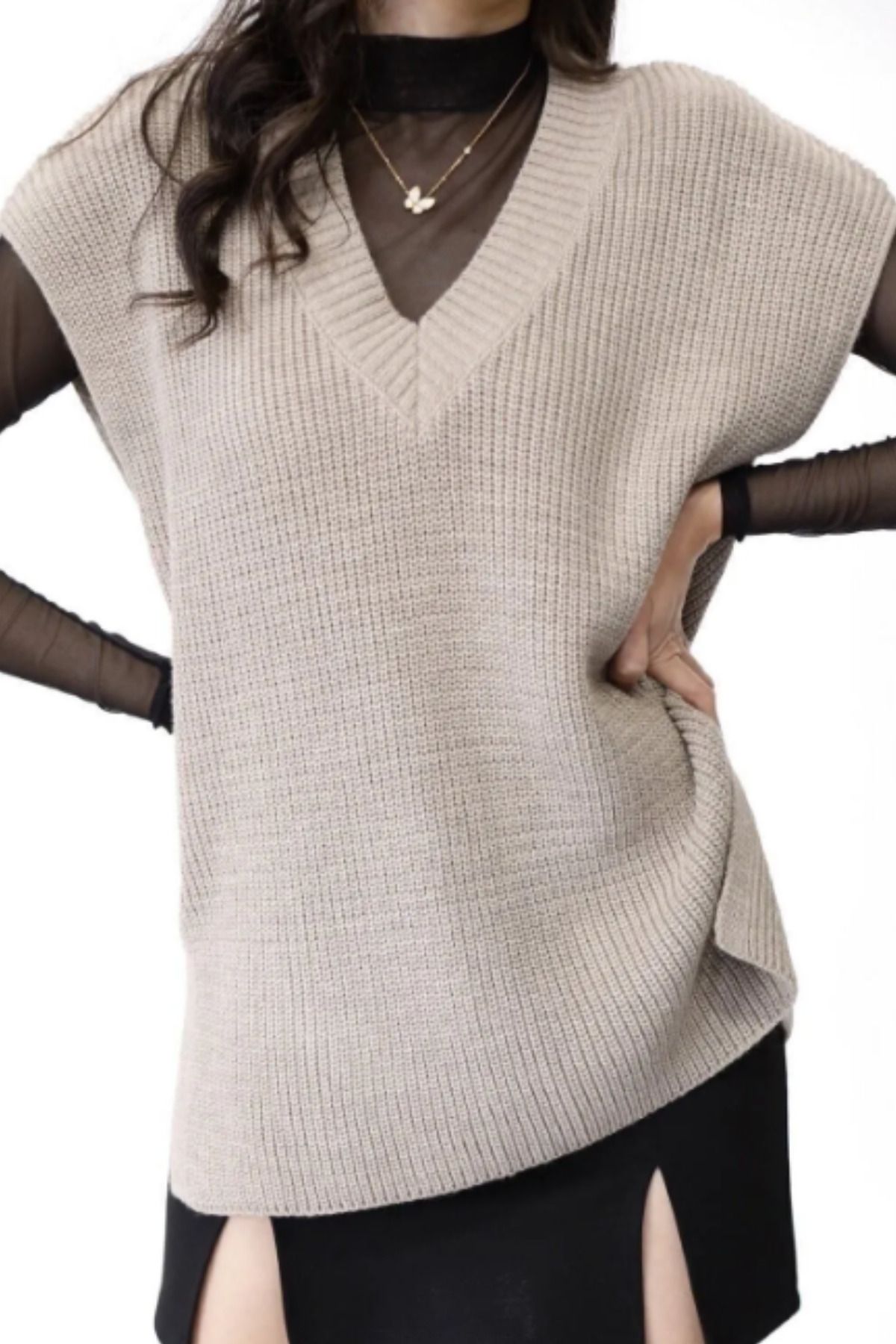 Kadın V Yaka Taş Süveter Kolsuz Yırtmaçlı Oversize Süveter